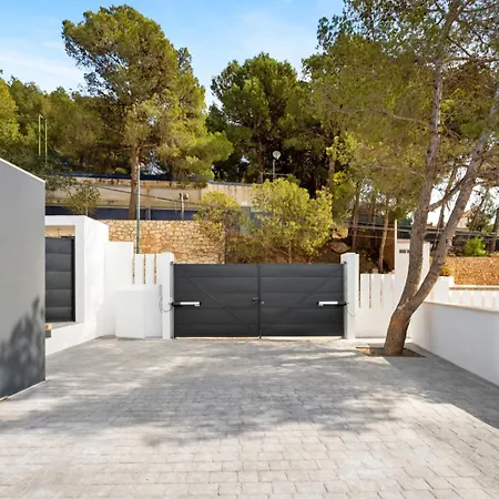 Pinares De San Anton - Sea, City, Mountain Views, Close To Beach, Bbq Villa
