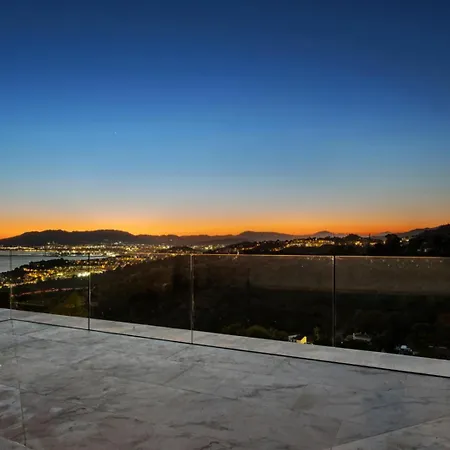 Pinares De San Anton - Sea, City, Mountain Views, Close To Beach, Bbq *