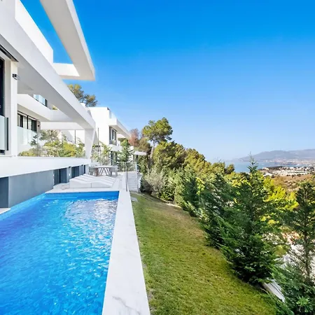 Pinares De San Anton - Sea, City, Mountain Views, Close To Beach, Bbq Villa