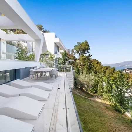 Pinares De San Anton - Sea, City, Mountain Views, Close To Beach, Bbq *