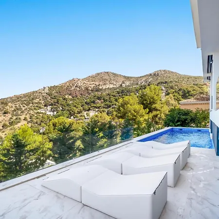 Pinares De San Anton - Sea, City, Mountain Views, Close To Beach, Bbq Villa *